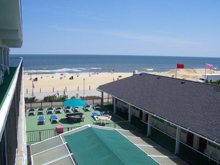 Hyatt House Virginia Beach / Oceanfront Exterior photo